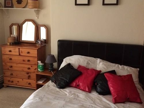 Spacious House, Sleeps 7 People レディング エクステリア 写真