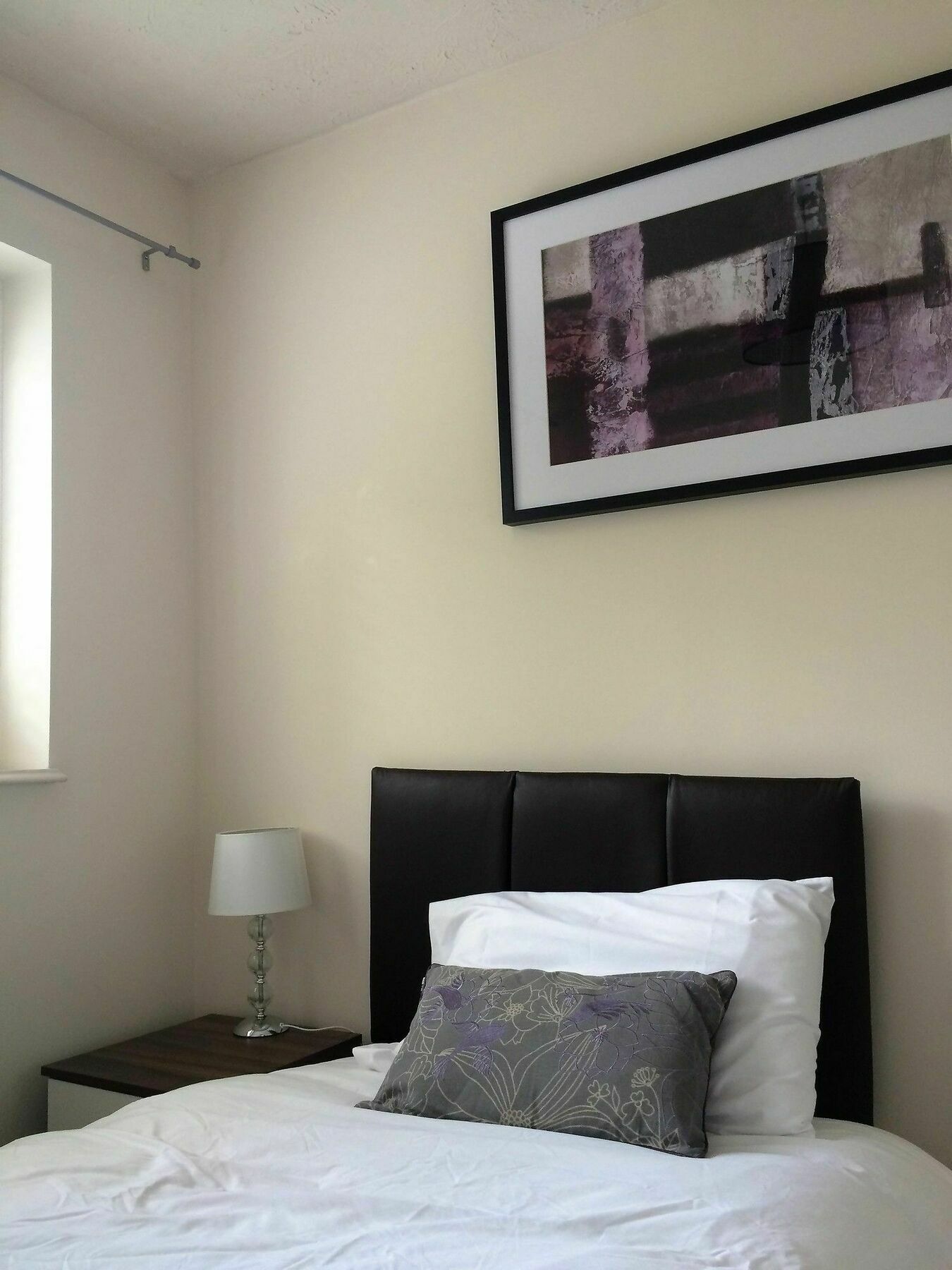 Spacious House, Sleeps 7 People レディング エクステリア 写真