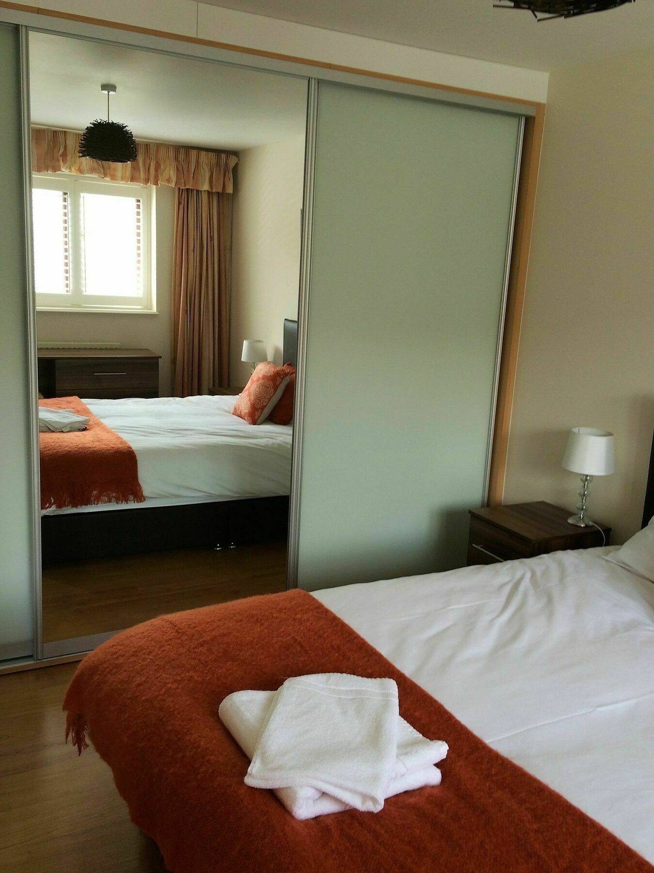 Spacious House, Sleeps 7 People レディング エクステリア 写真